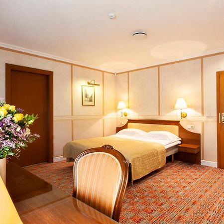 Story Inn Self Check-In Hotel Vilnius Bagian luar foto