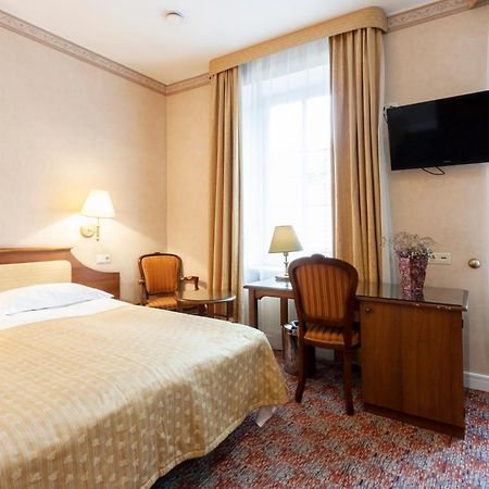 Story Inn Self Check-In Hotel Vilnius Bagian luar foto