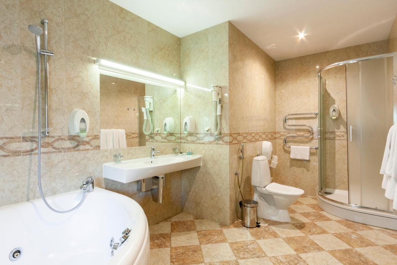 Story Inn Self Check-In Hotel Vilnius Bagian luar foto