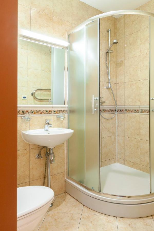 Story Inn Self Check-In Hotel Vilnius Bagian luar foto