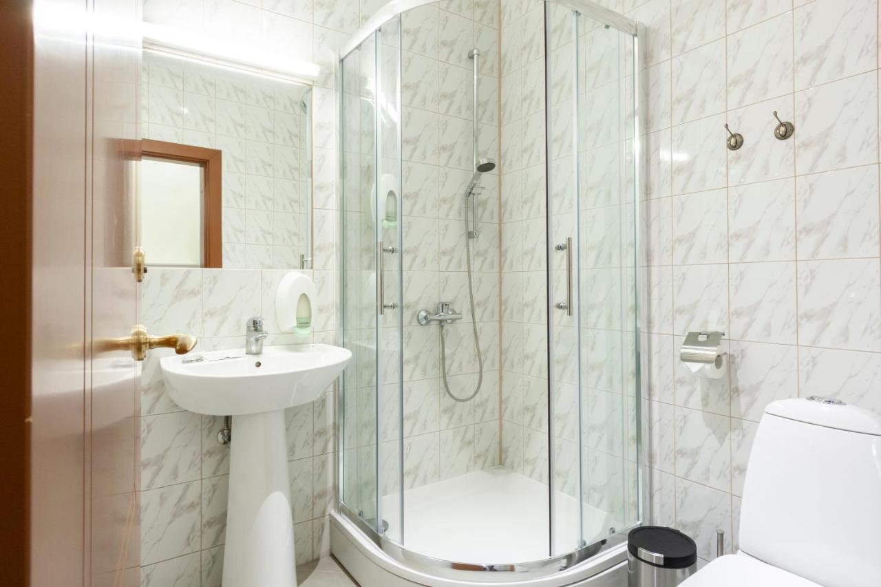 Story Inn Self Check-In Hotel Vilnius Bagian luar foto