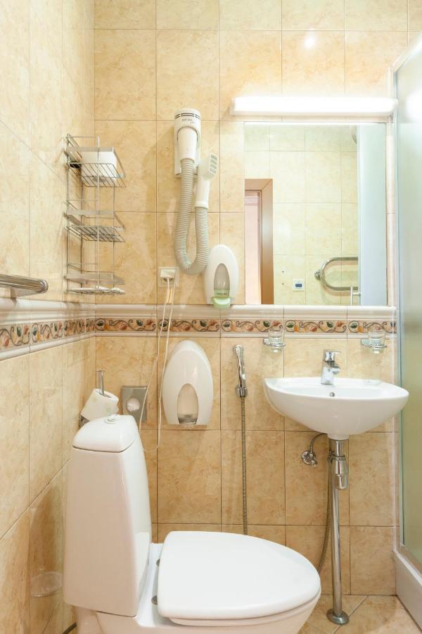 Story Inn Self Check-In Hotel Vilnius Bagian luar foto